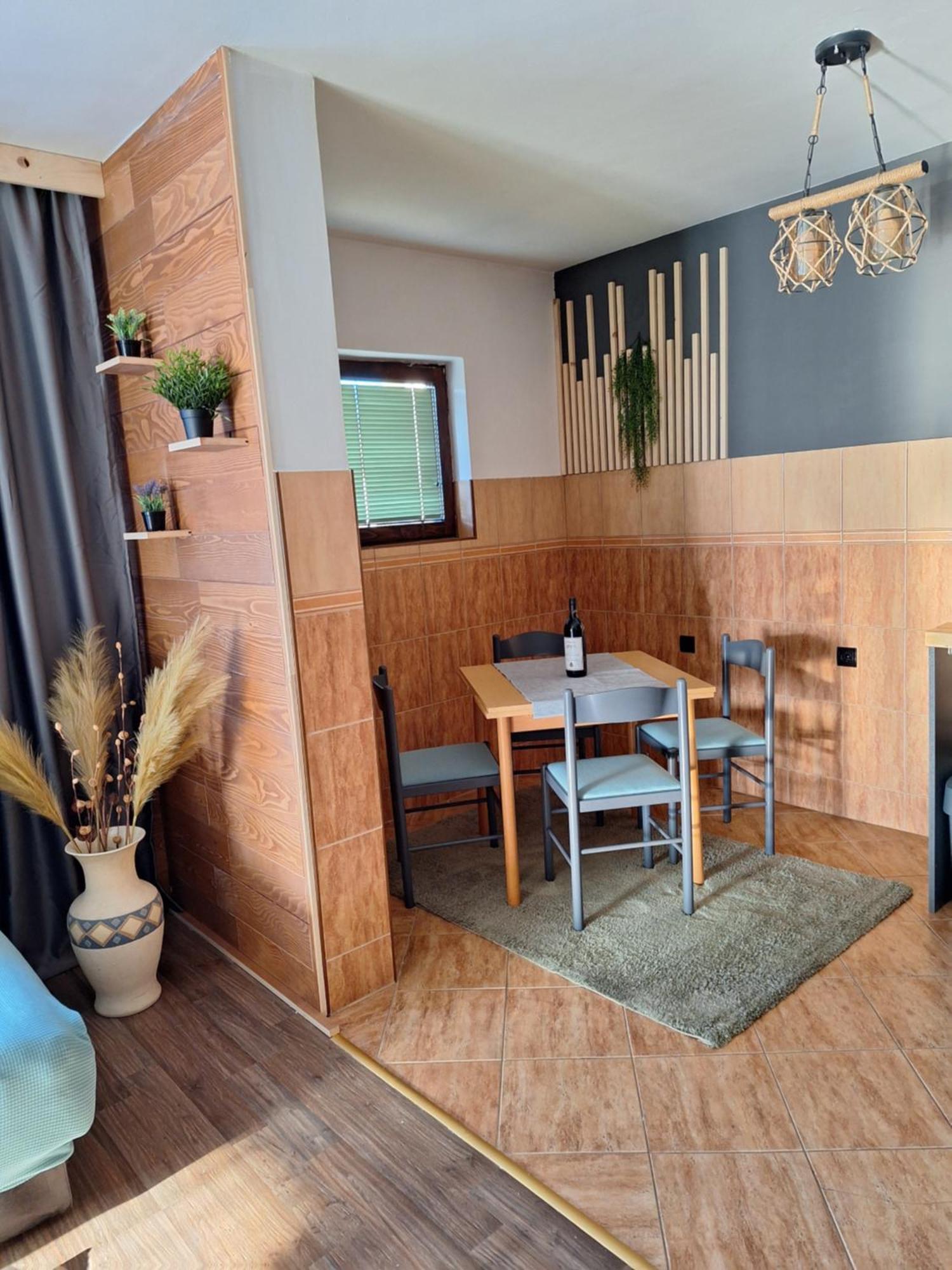 Mrdja Apartments 콜라신 객실 사진